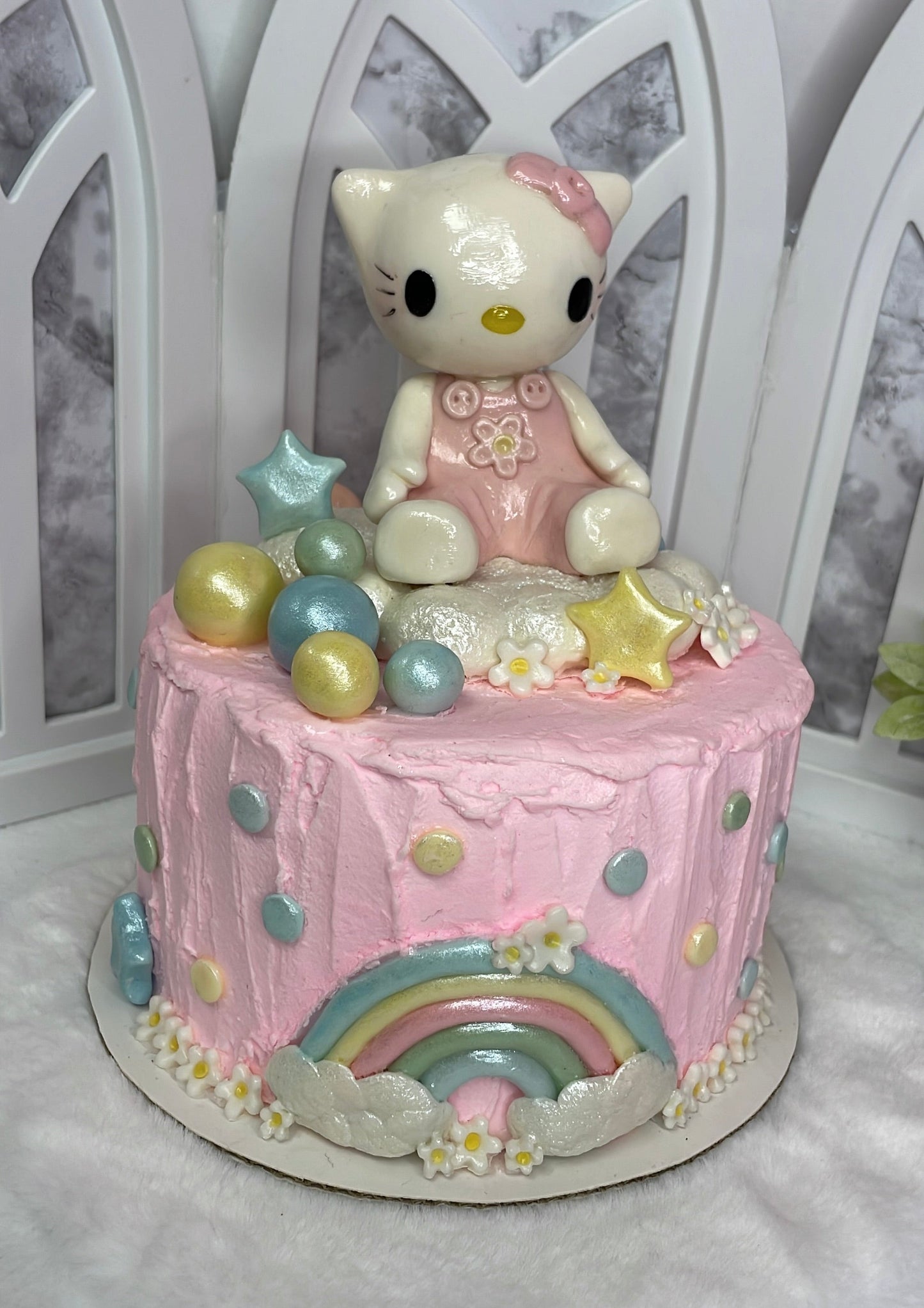 Cute Hello Kitty Cake