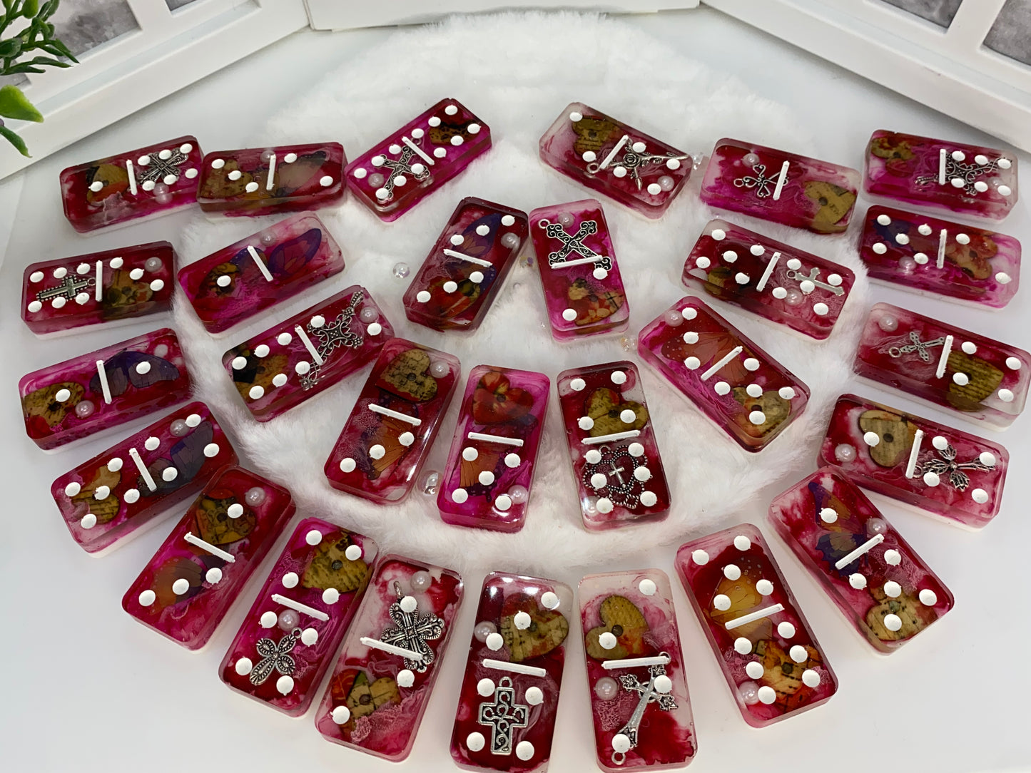 Beautiful Shabby Chic Dominoes Set