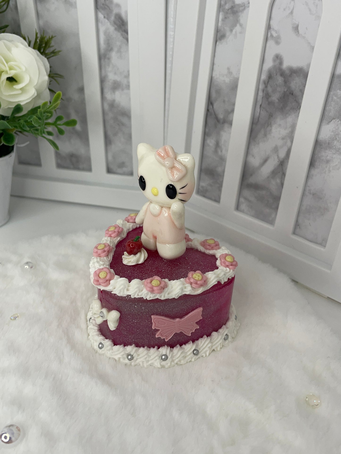 Hello Kitty Heart Shaped Trinket Box