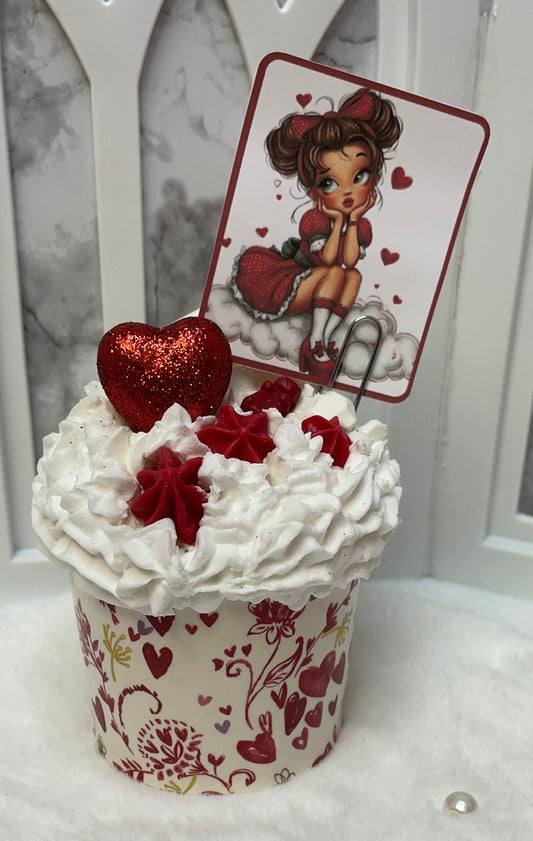 Vintage Love Cupcake