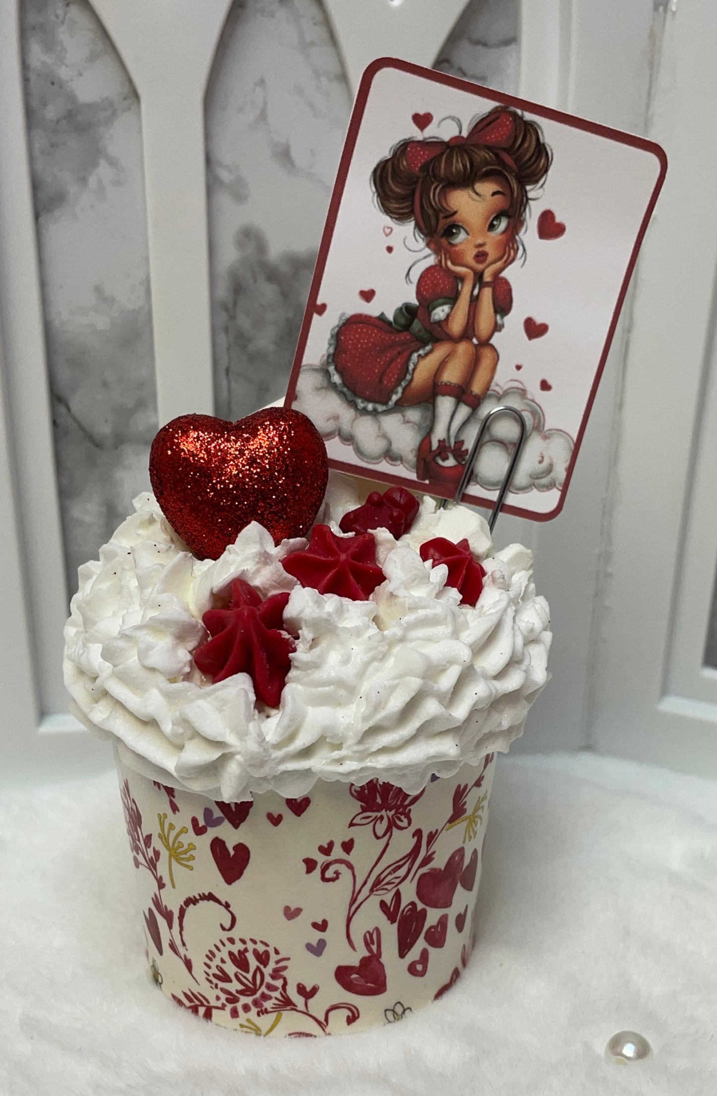 Vintage Love Cupcake