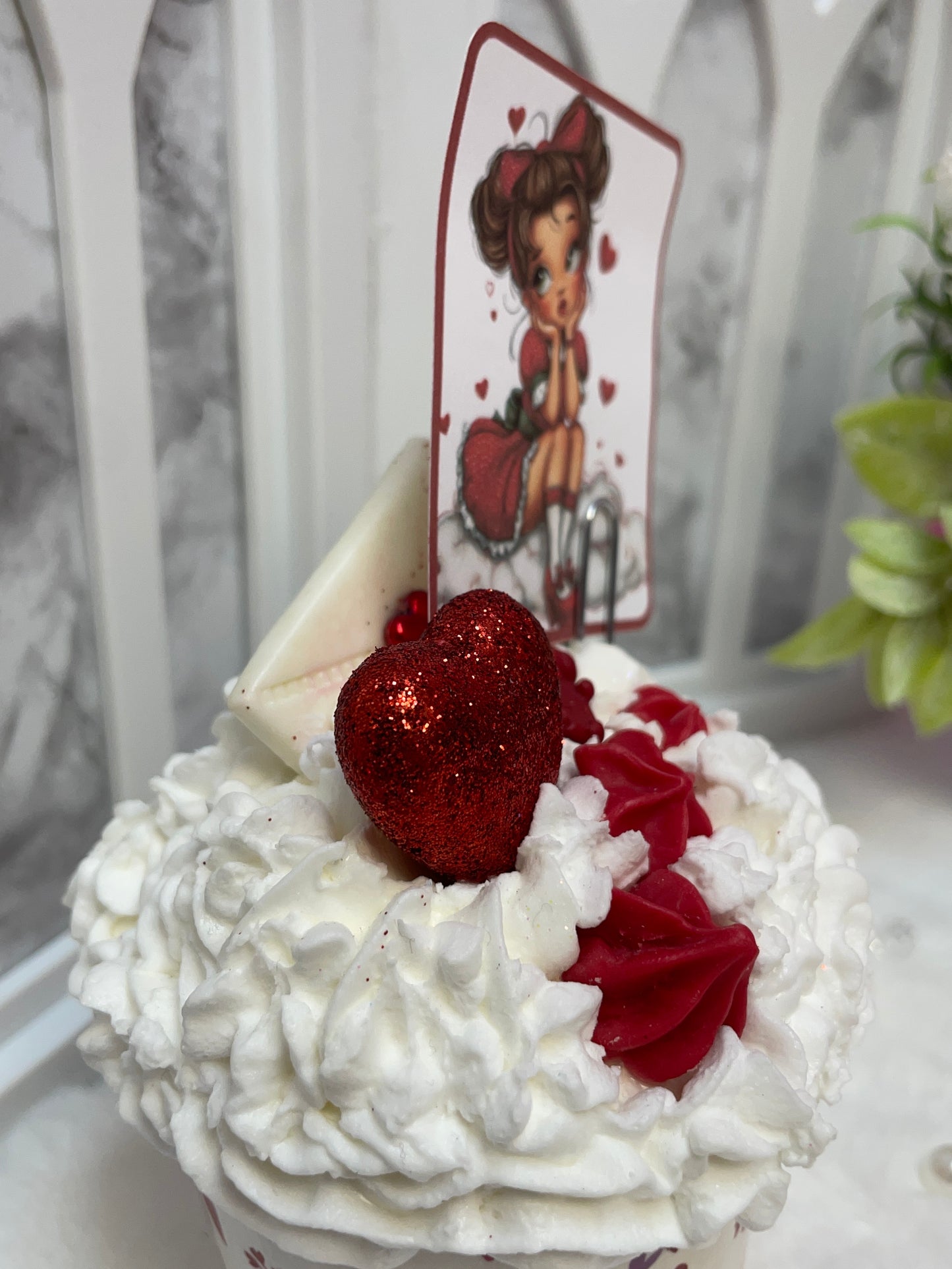 Vintage Love Cupcake