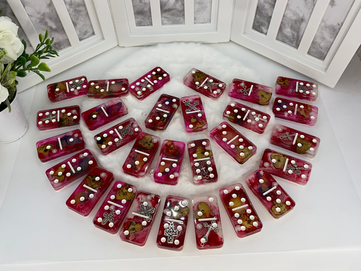 Beautiful Shabby Chic Dominoes Set